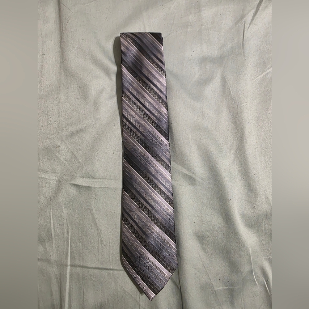 Van Heusen Paisley Tie